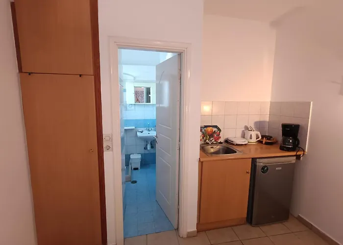 Maritina's In Vroutsi Village Апарт-отель 3*